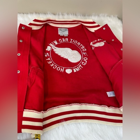 Detroit Red Wings old Time Hockey Red and White Varsity Jacket - Picture 10 of 12
